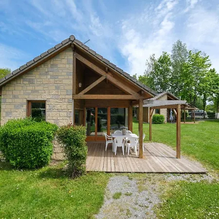 Charming In Le Petit With Covered Terrace بيت للعطل *