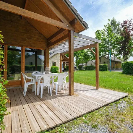 بيت للعطل Charming In Le Petit With Covered Terrace *