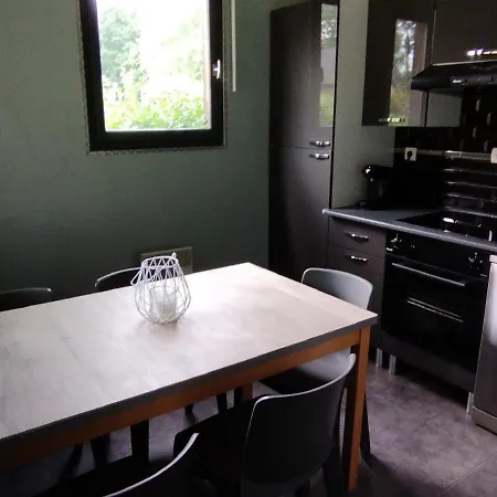 بيت للعطل Charming In Le Petit With Covered Terrace