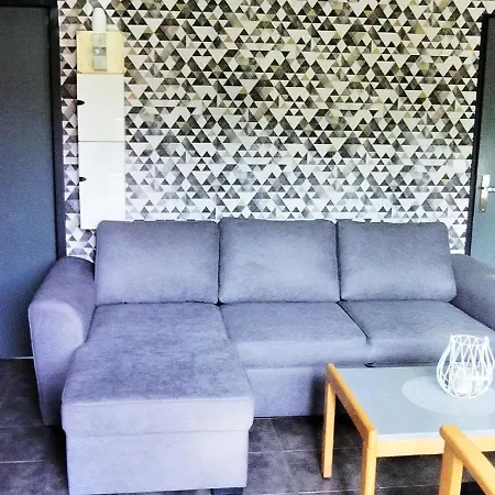 Charming In Le Petit With Covered Terrace بيت للعطل Signy-le-Petit